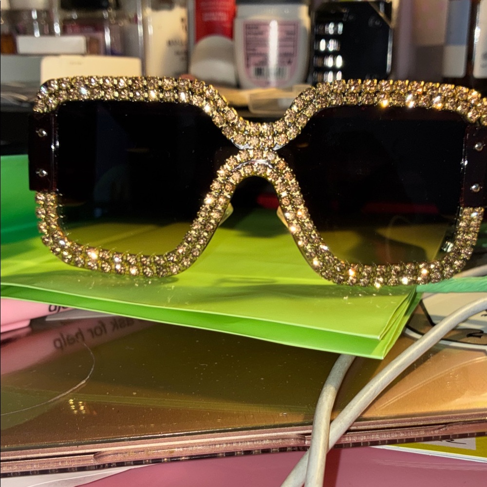 Chocolate brown large yellow diamond sunglasses with Lahore leather case